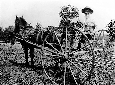History 1 1902 John Munzinger, Sr. Cowpath Road Farm